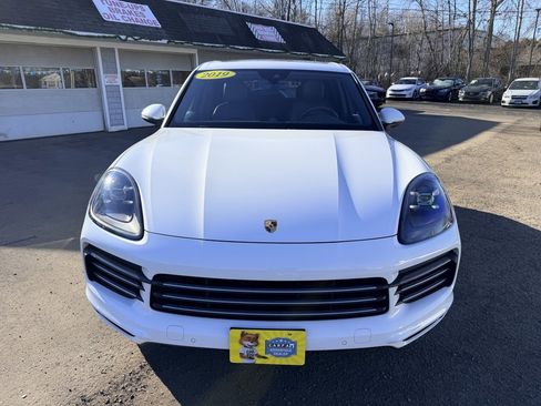 Used 2019 Porsche Cayenne image 2