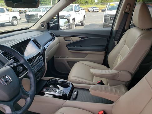 Used 2021 Honda Pilot Touring image 30