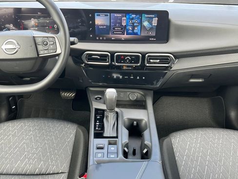 New 2026 Nissan Sentra SV w/ Floor Mat Package FWD image 4