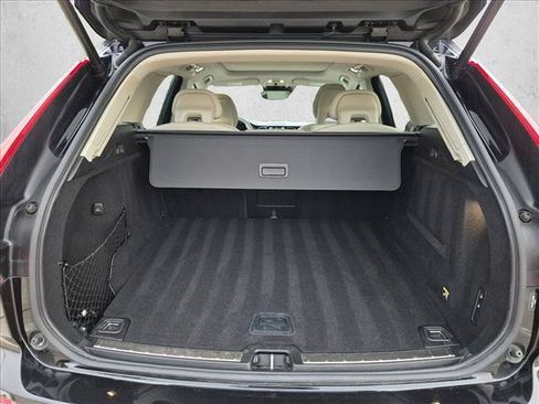 Used 2018 Volvo XC60 T6 Inscription w/ Convenience Package AWD/4WD image 11