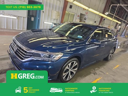 Used 2022 Volkswagen Passat 2.0T SE image 1