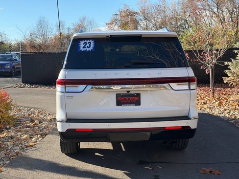 Certified 2023 Lincoln Navigator Reserve image 4