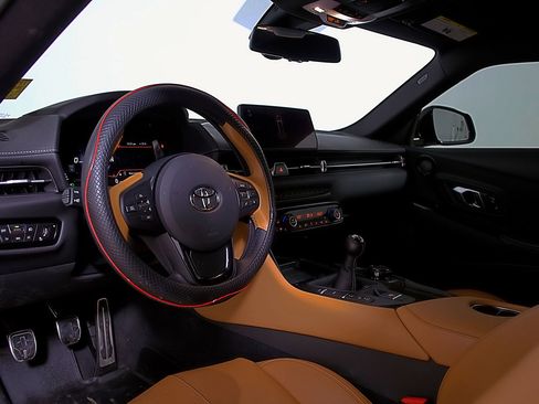 Used 2024 Toyota Supra Premium image 17