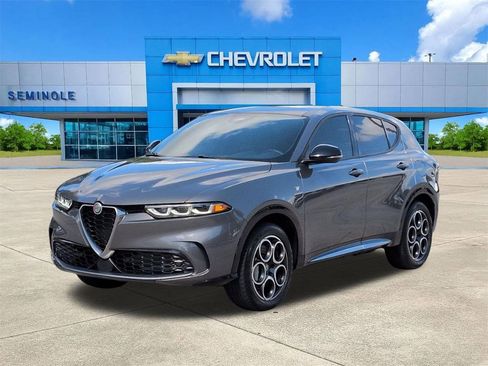 Used 2024 Alfa Romeo Tonale Ti w/ Premium Interior Package image 2