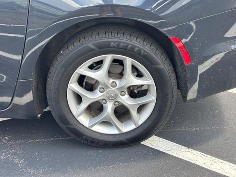 Used 2020 Chrysler Pacifica Limited image 7