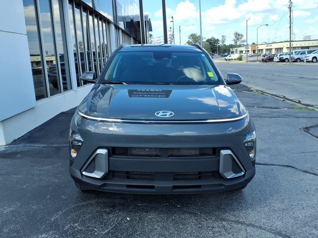 Used 2025 Hyundai Kona SEL AWD/4WD image 2