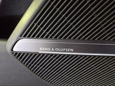 Certified 2025 Audi Q5 2.0T Premium Plus w/ Premium Plus Package image 11