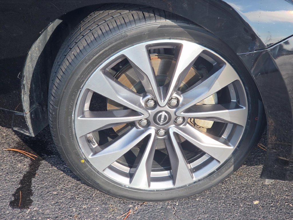 Certified 2023 Nissan Maxima Platinum w/ Sport Mat Group FWD image 18