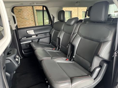 Used 2025 Ford Expedition Max Active AWD/4WD image 19
