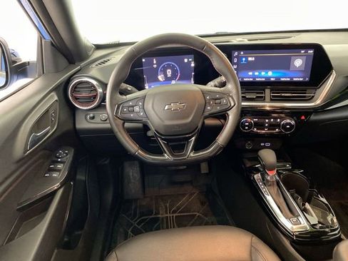 Used 2024 Chevrolet Trax RS w/ Sunroof Package image 34