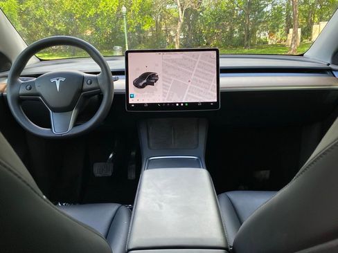 Used 2023 Tesla Model Y Long Range image 17
