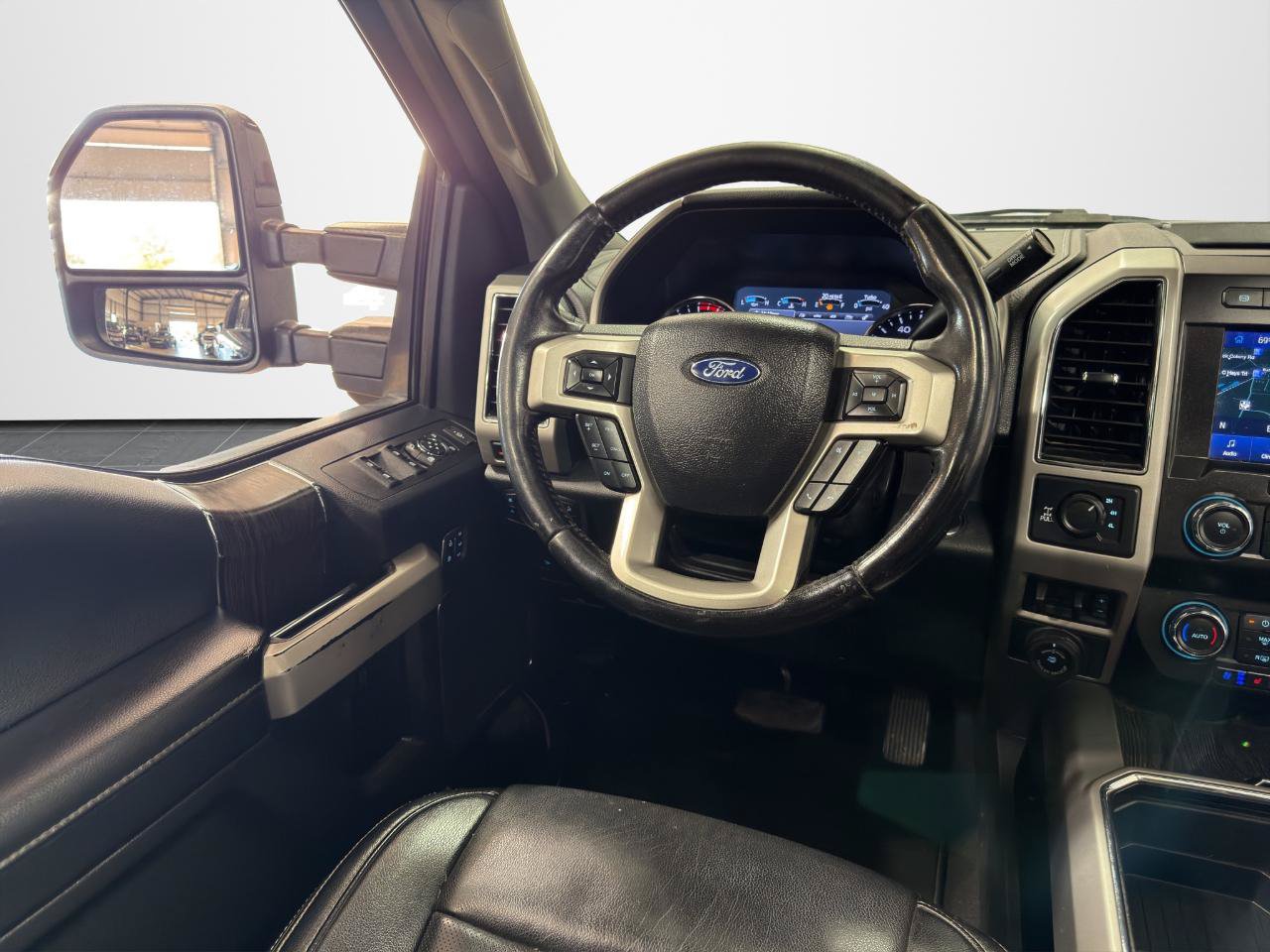 Used 2021 Ford F350 Lariat w/ Lariat Ultimate Package AWD/4WD image 17