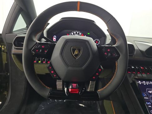 Used 2024 Lamborghini Huracan Sterrato image 14