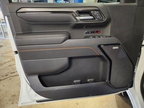 Used 2025 GMC Sierra 1500 AT4 image 10