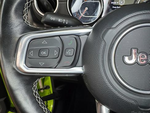 Used 2021 Jeep Wrangler Unlimited Sahara w/ Uconnect 4C Nav & Sound Group AWD/4WD image 17