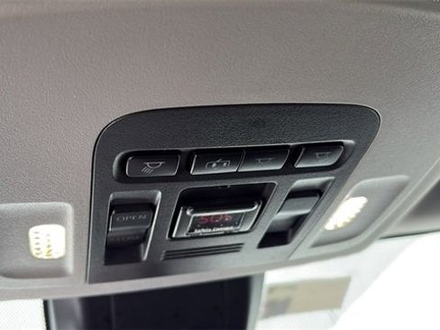 Used 2019 Toyota Camry SE image 16