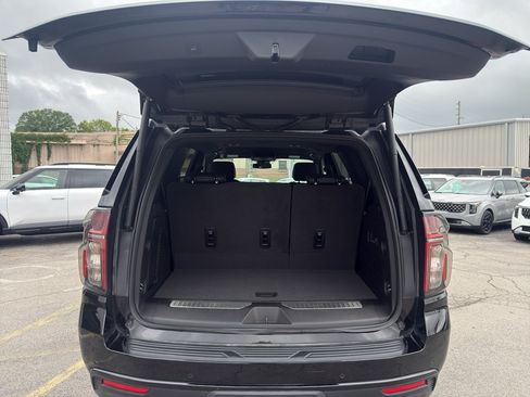 Used 2024 Chevrolet Tahoe Z71 w/ Luxury Package AWD/4WD image 5