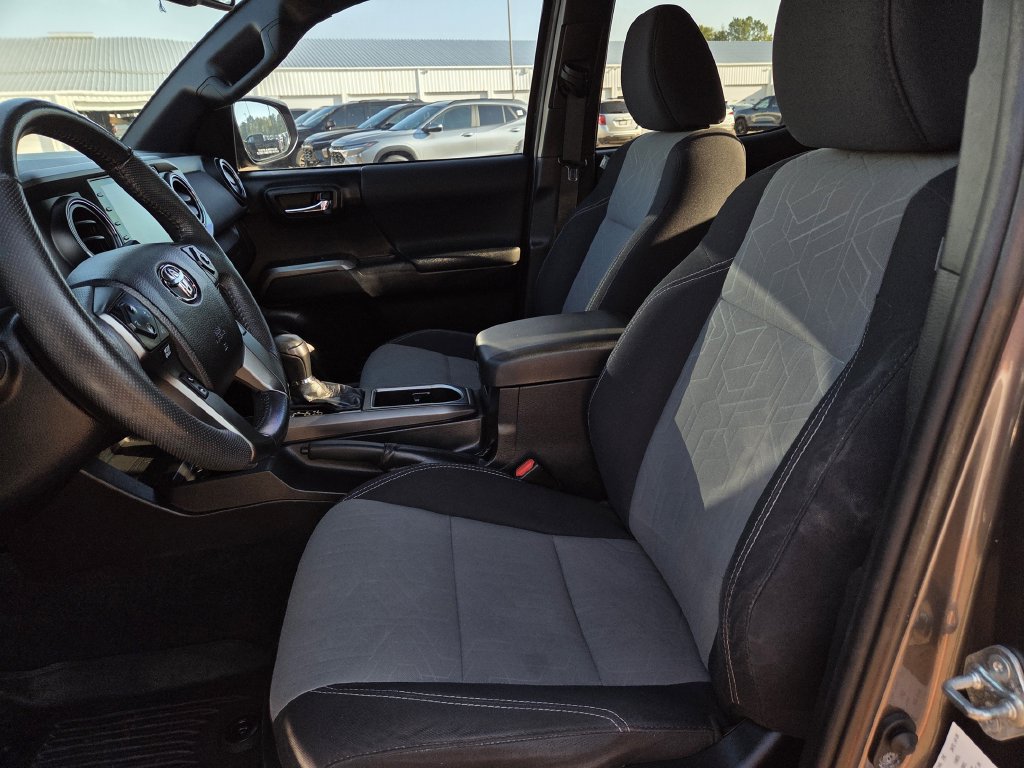 Used 2021 Toyota Tacoma TRD Sport RWD image 15