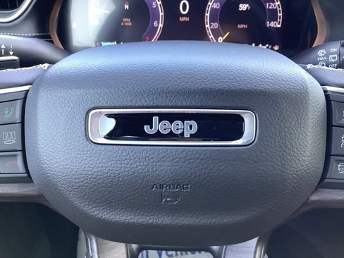 New 2025 Jeep Grand Cherokee Limited image 34