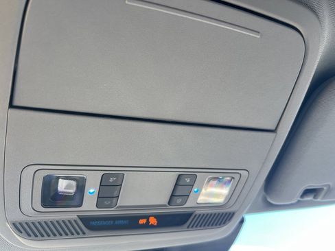 Used 2022 Ford Explorer XLT w/ Equipment Group 202A image 22