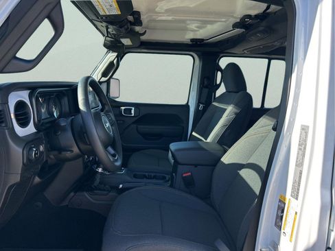 New 2026 Jeep Gladiator Sport image 24