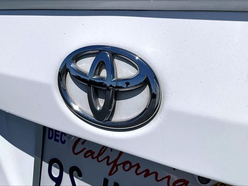 Used 2017 Toyota Corolla SE w/ Carpet Mat Package (TMS) FWD image 30