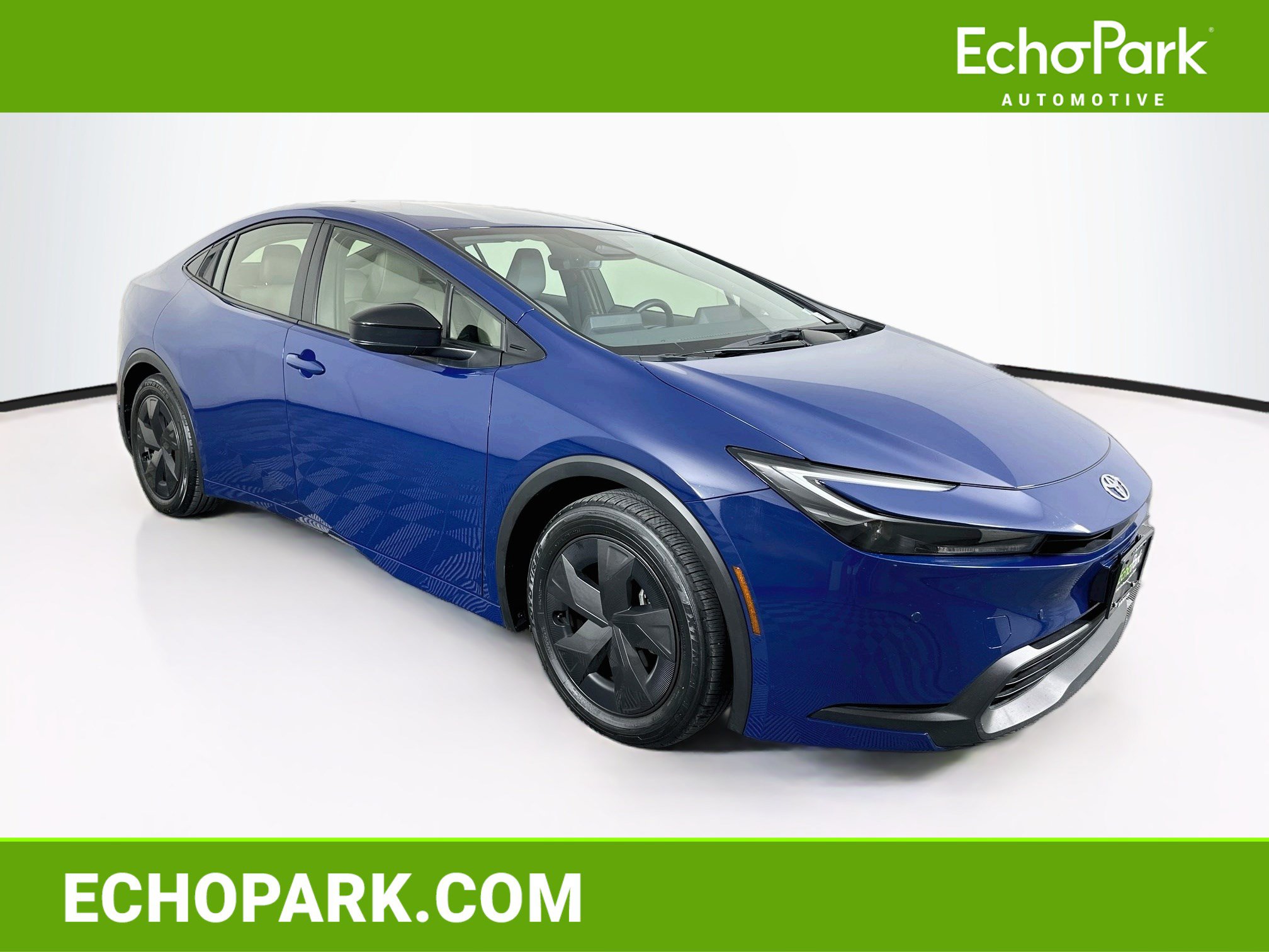 Used 2025 Toyota Prius LE FWD image 1