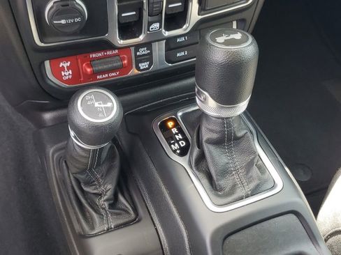 Used 2024 Jeep Wrangler Unlimited Rubicon AWD/4WD image 22