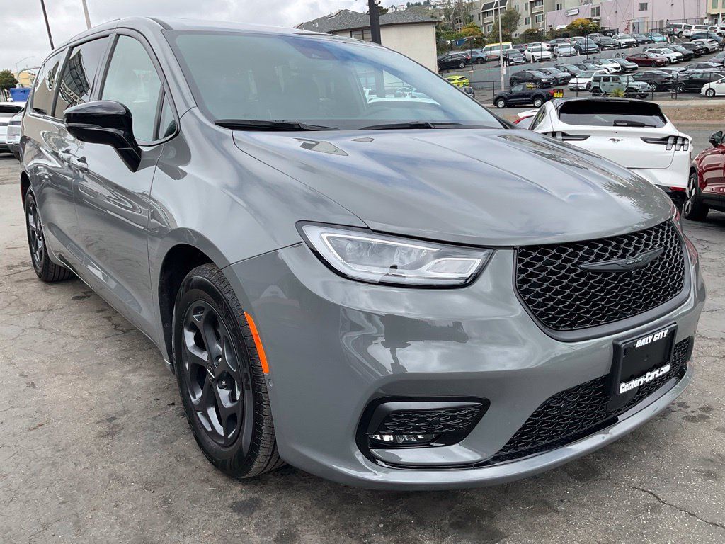 Used 2023 Chrysler Pacifica Limited w/ S Appearance Package FWD image 68