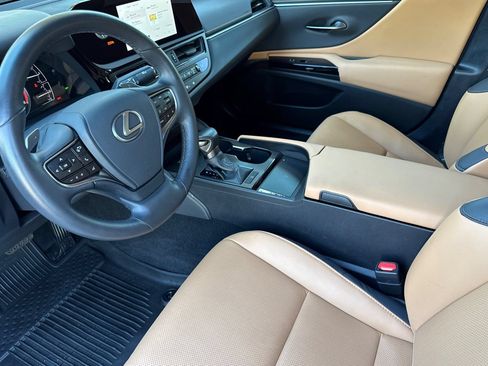 Certified 2025 Lexus ES 350 w/ Premium Package FWD image 11