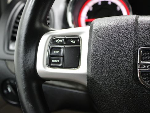 Used 2017 Dodge Grand Caravan SE w/ Power Window Group FWD image 9
