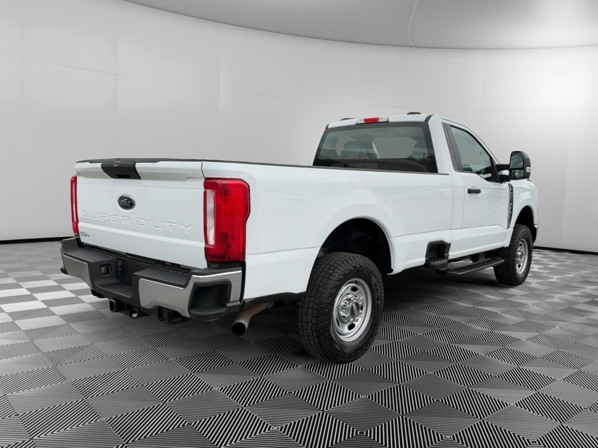 Used 2024 Ford F250 XL w/ XL Off-Road Package AWD/4WD image 4