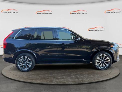 Used 2021 Volvo XC90 T5 Momentum w/ Climate Package AWD/4WD image 6