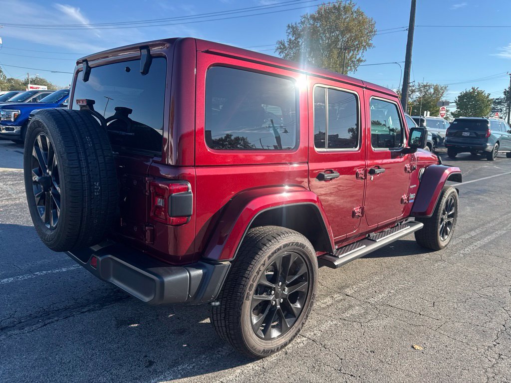 Used 2021 Jeep Wrangler Unlimited Sahara w/ Cold Weather Group AWD/4WD image 9