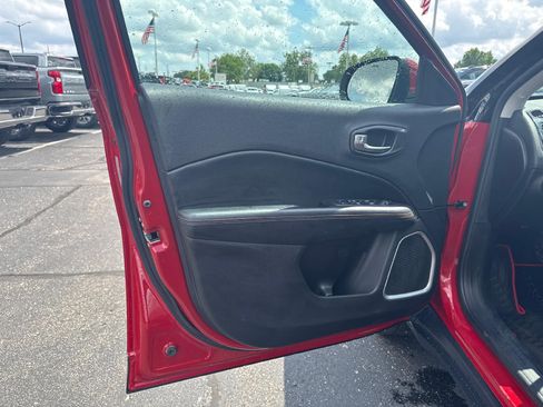 Used 2020 Jeep Compass Limited AWD/4WD image 9