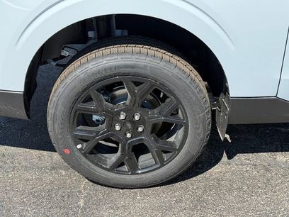 New 2025 Ford Maverick Lariat w/ Black Appearance Package