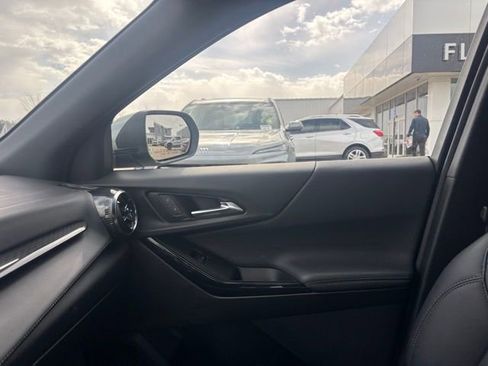 Used 2026 Chevrolet Equinox LT w/ Convenience Package II image 12