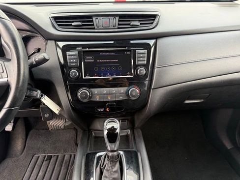 Used 2020 Nissan Rogue S w/ Special Edition Package image 21