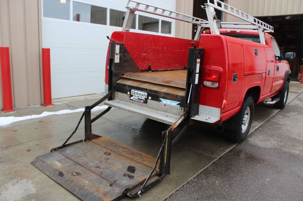 Used 2005 Chevrolet Silverado 3500 4x4 Regular Cab image 9