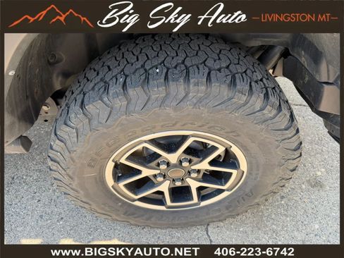 Used 2024 Jeep Wrangler Unlimited Rubicon AWD/4WD image 9