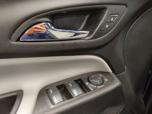 Used 2021 Chevrolet Equinox LT image 27