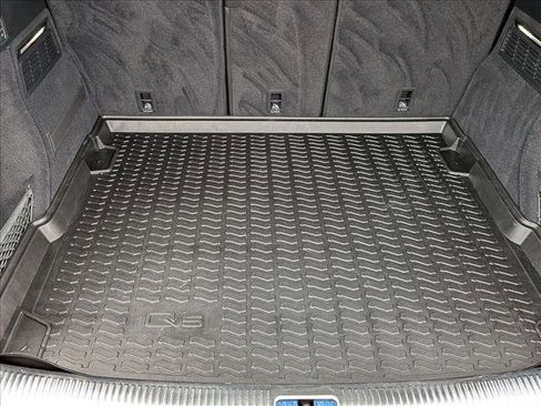 Used 2025 Audi SQ5 Prestige image 6