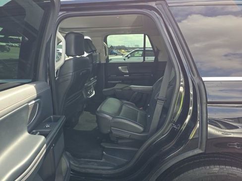 Used 2025 Ford Expedition Platinum AWD/4WD image 25