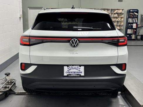 New 2025 Volkswagen ID.4 Pro RWD image 25