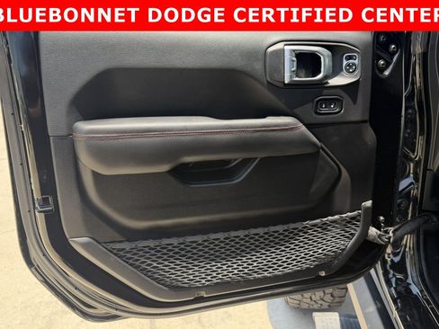 Used 2023 Jeep Gladiator Rubicon w/ Cold Weather Group AWD/4WD image 9