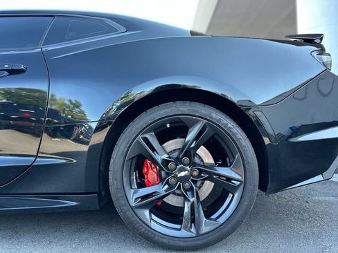 Used 2019 Chevrolet Camaro SS RWD image 10