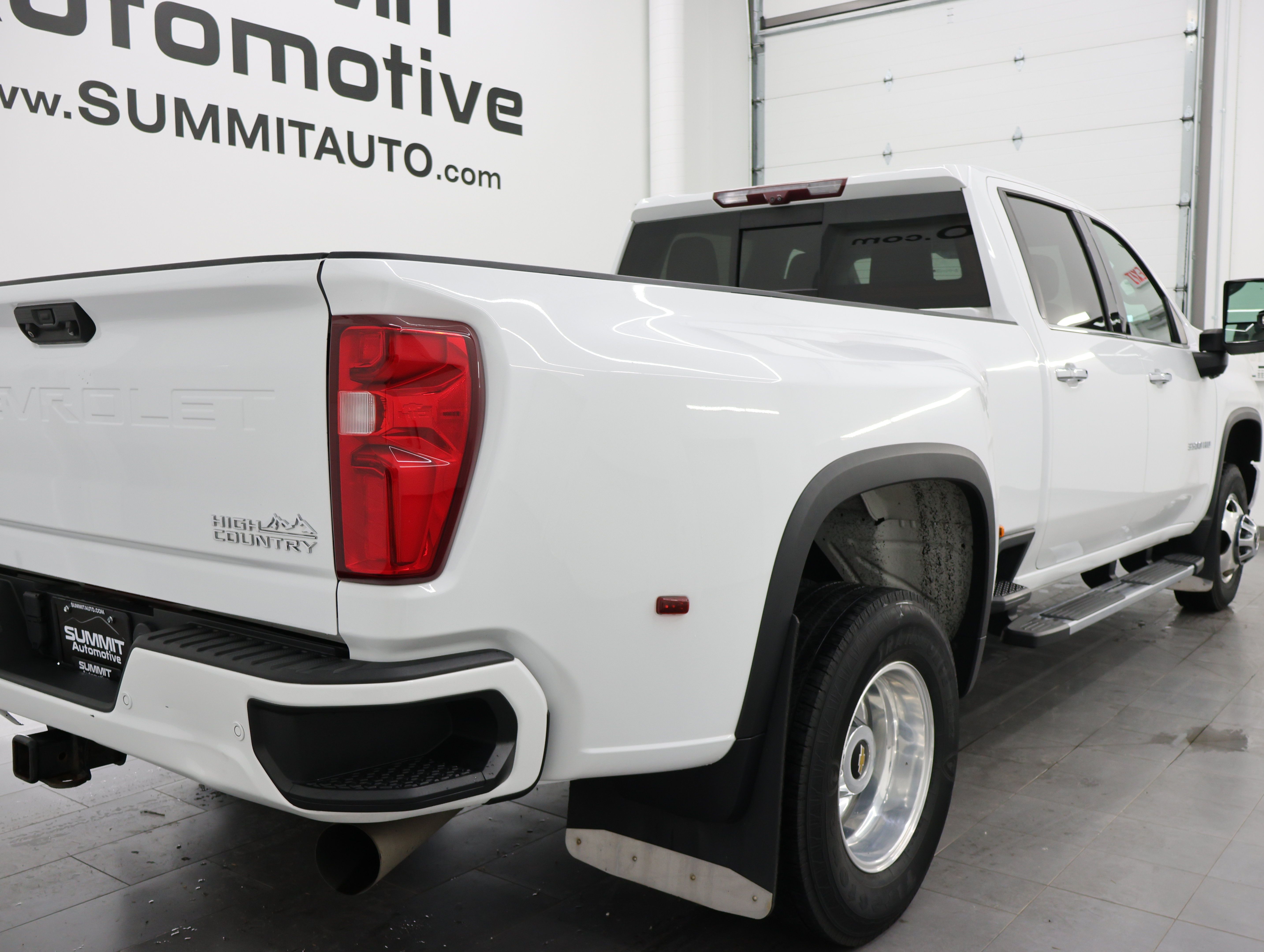 Used 2022 Chevrolet Silverado 3500 High Country w/ Snow Plow Prep/Camper Package AWD/4WD image 4