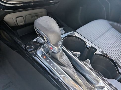 Used 2025 Chevrolet Trax LT w/ LT Convenience Package image 19