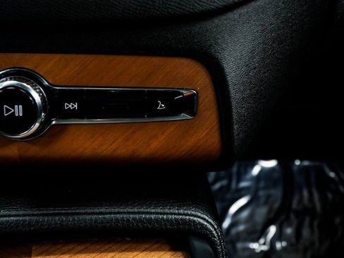 Used 2021 Volvo XC90 T8 Inscription Expression w/ Climate Package image 23