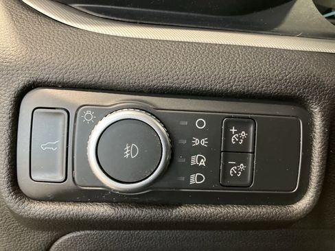 Used 2022 Ford Explorer XLT w/ Equipment Group 202A image 14